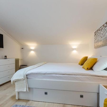 Kuki Apartment With Balcony 자다르 외부 사진