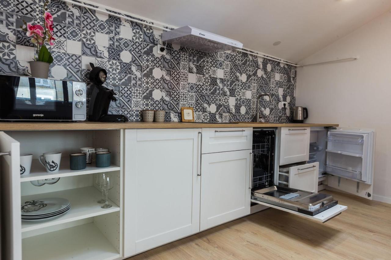 Kuki Apartment With Balcony 자다르 외부 사진